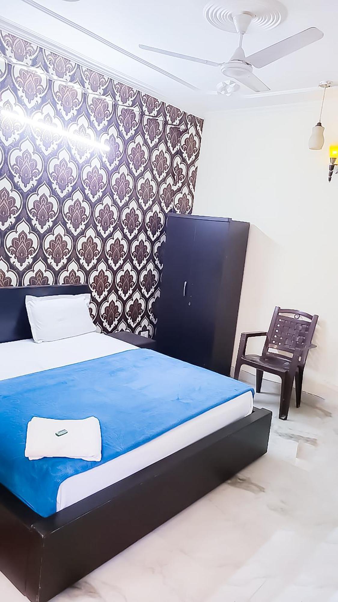 Deluxe Room In Cr Park New Delhi Exterior photo