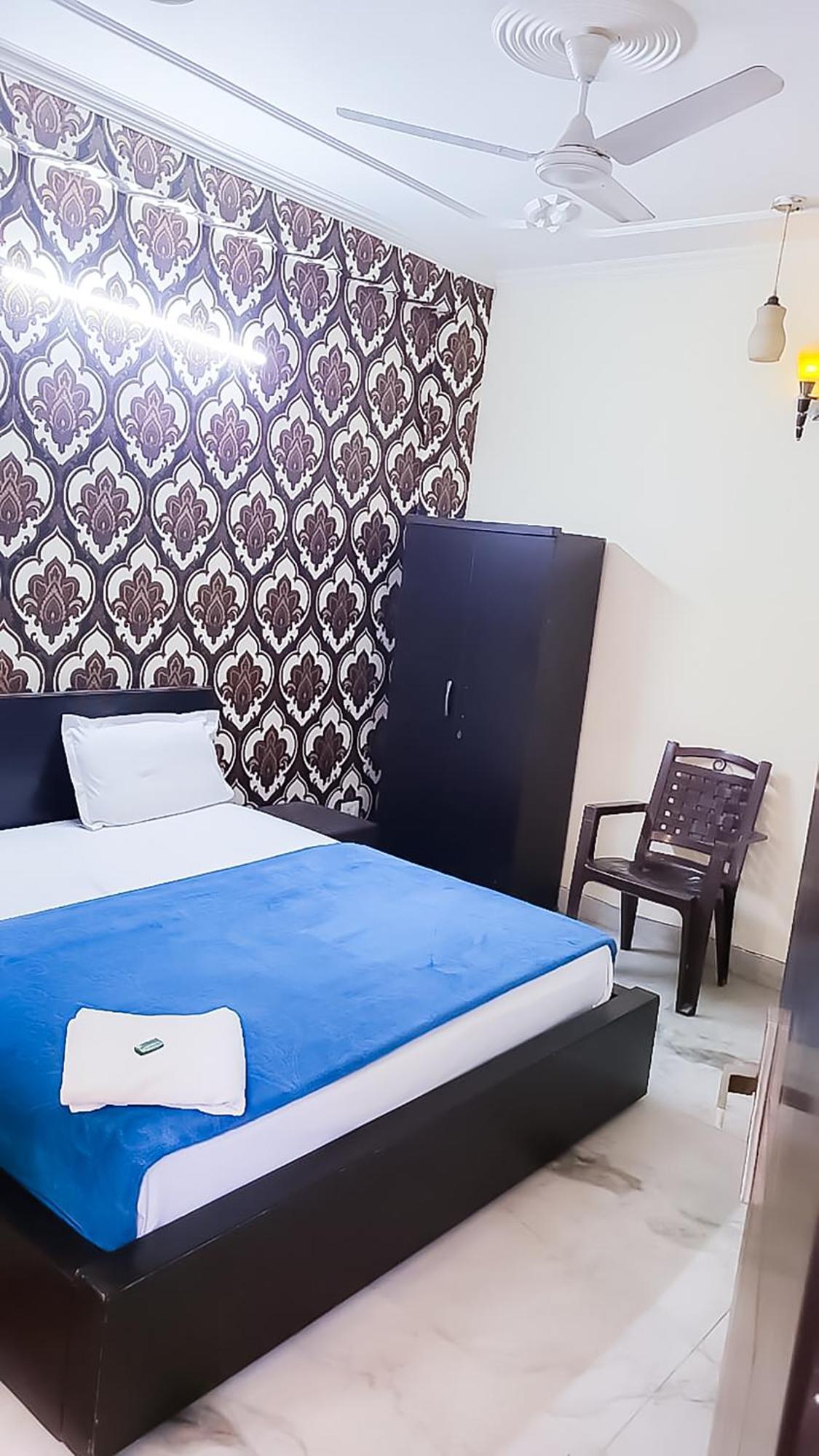Deluxe Room In Cr Park New Delhi Exterior photo