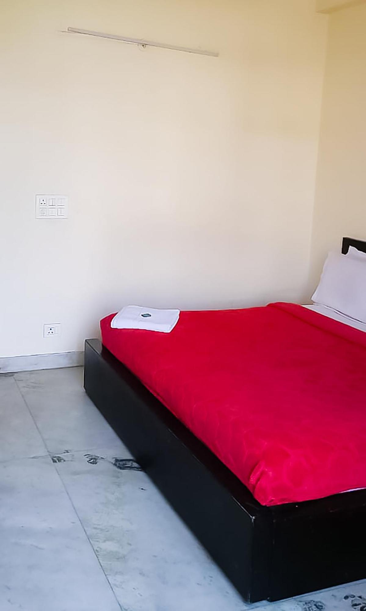 Deluxe Room In Cr Park New Delhi Exterior photo
